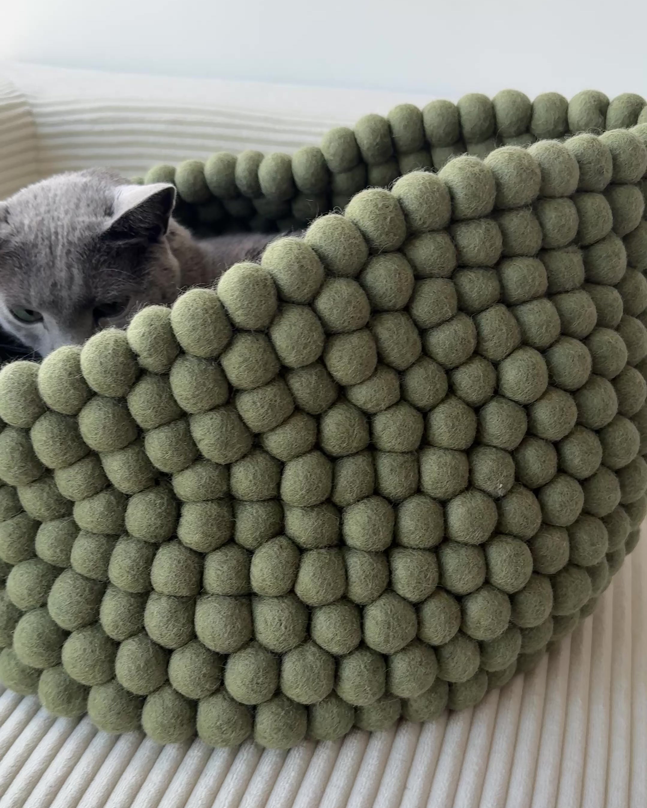 Noots COCO Felt Ball Cat Bed in Matcha Green