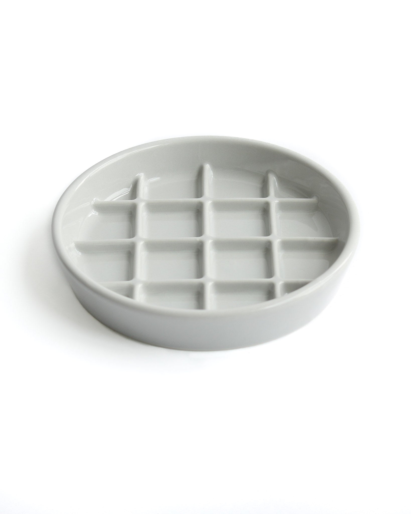 Noots grey ceramic Maple slow feeder with grid pattern 